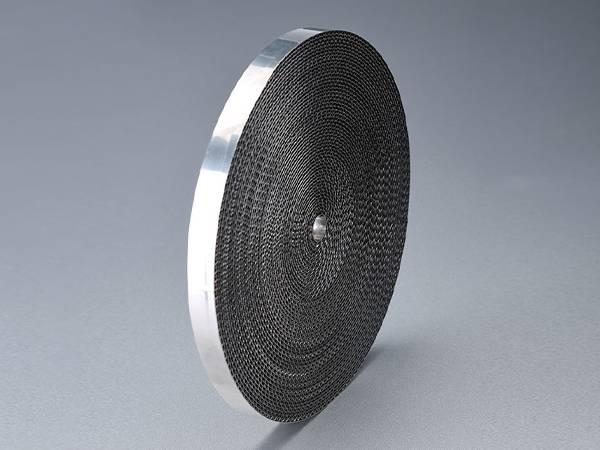 A vertically placed flame arrestor element